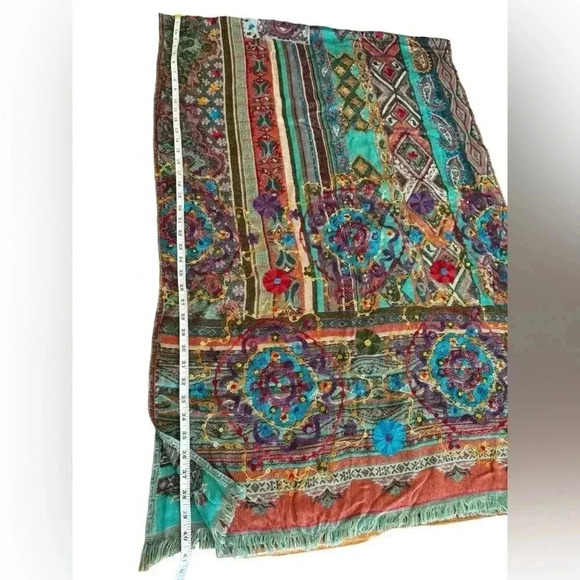 Naturae 100% Rayon Scarf/ Wrap - Picture 8 of 11